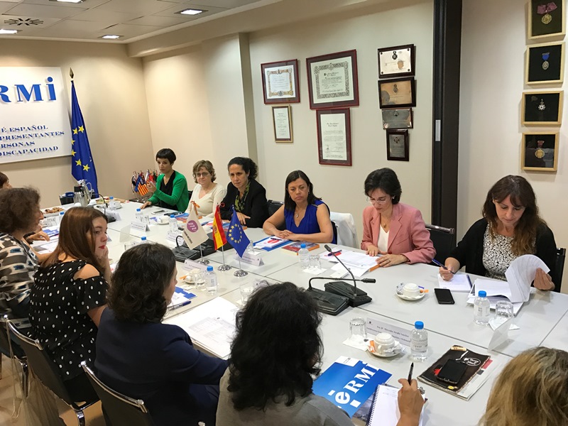Momento del desayuno de la FCM para abordar los retos de las mujeres y niñas con discapacidad con la presidenta del Comité de la Discapacidad de la ONU y representantes institucionales