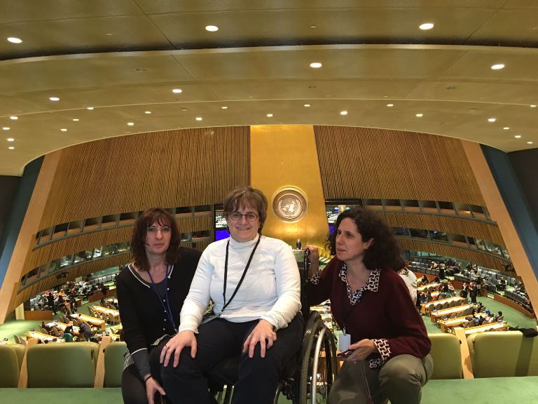 Ana Peláez, Marta Valencia e Isabel Caballero en la sede de Naciones Unidas