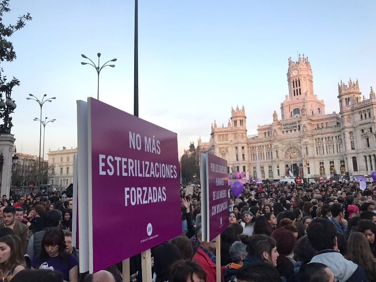 Panorámica de la marcha feminista celebrada en Madrid el 8 de marzo en la que participó la FCM