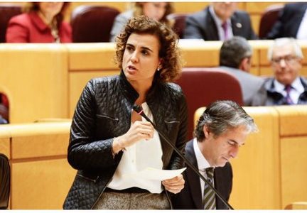 La ministra de Sanidad, Servicios Sociales e Igualdad, Dolors Montserrat, este martes en el Pleno del Senado