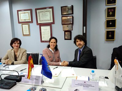 Representantes de la FCM con Mario Garcés en el momento de la firma del convenio