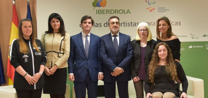 El Director general de Deportes del Consejo Superior de Deportes, Jaime González Castaño, el presidente del Comité Paralímpico Español, Miguel Carballeda, y la responsable de Relaciones Institucionale