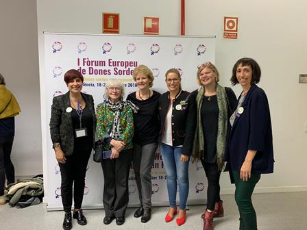 Amparo Minguet ( CNSE), Liisa Kauppinen (WFD), Carolina Galiana (Fesord), Jaana Altonen (Asociación de Personas Sordas de Finlandia), y Concha Díaz (CNSE)