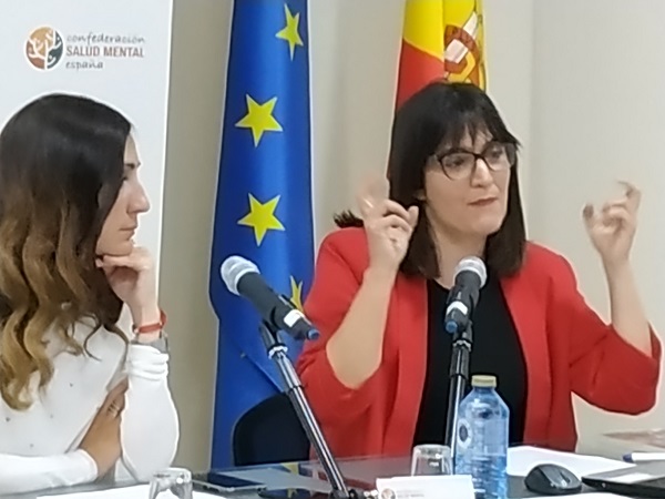 Patricia Cuenca presentando su publicación en el seminario organizado por el CERMI ‘Personas con discapacidad en el medio penitenciario: una visión de derechos humanos’