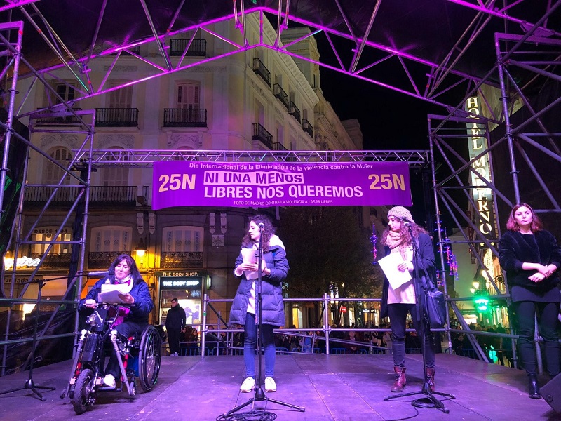 Mujeres con discapacidad participan en actos contra la violencia de género el 25 de noviembre