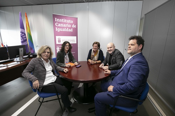 Canarias. El ICI acuerda con la ONCE y el CERMI impulsar medidas para visibilizar a las mujeres con discapacidad en Canarias