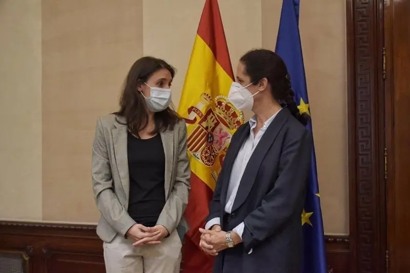 Igualdad se compromete a legislar contra la violencia obstétrica