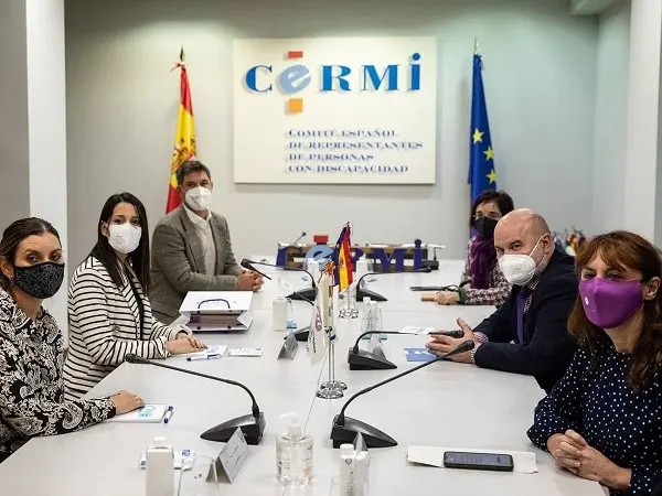 Inés Arrimadas se compromete con la Fundación CERMI Mujeres y con CERMI a trabajar con el resto de grupos políticos para lograr el consenso que permita la reforma del artículo 49 de la Constitución