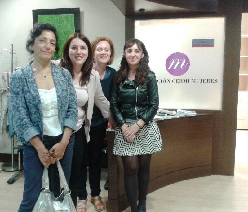 Pie de foto: Rosalba Taddeini, Ana Rita Ronzoni, Lina Vita Losacco e Isabel Caballero en la sede de la Fundación CERMI MUJERES.
