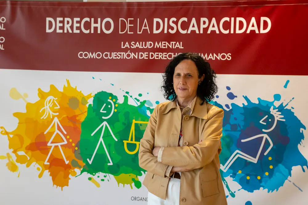 Ana Peláez, es una experta española en discapacidad, miembro del comité de Naciones Unidas que vela por el cumplimiento de la Convención sobre los Derechos de las Personas con Discapacidad y primera mujer con discapacidad en el comité de Naciones Unidas contra la discriminación de la mujer