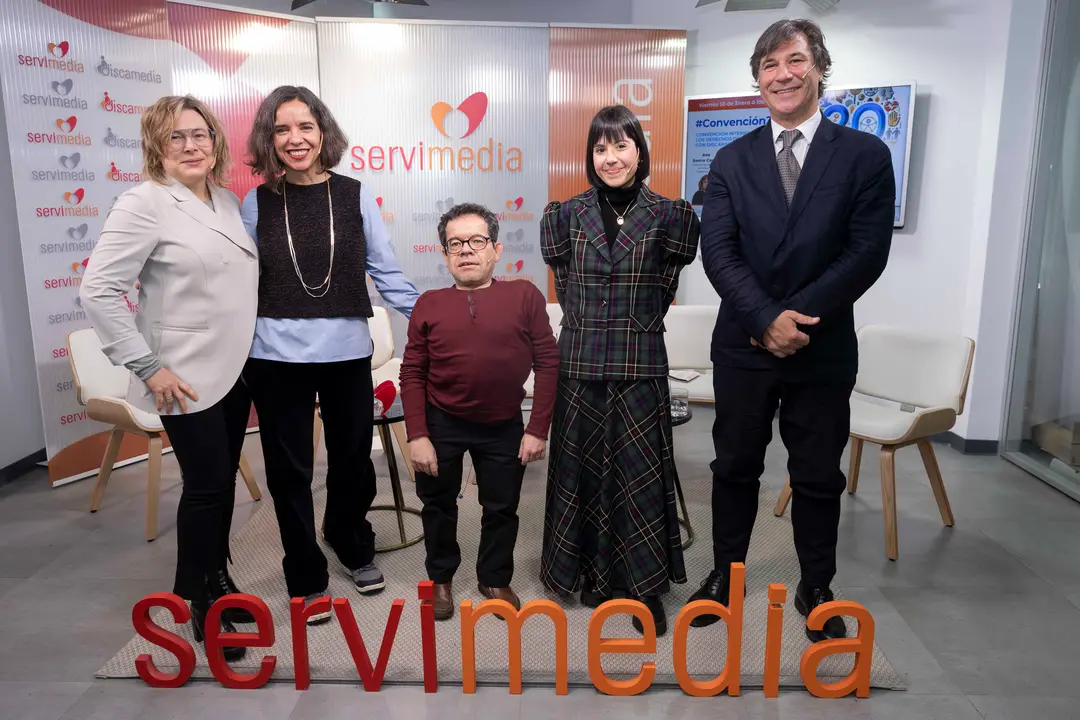 Imagen en Servimedia. Aparecen  Gregorio Saravia, Sara De Torres y Jes&uacute;s Mart&iacute;n Blanco