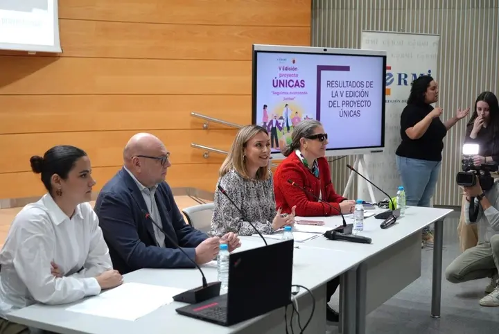 La consejera de Pol&iacute;tica Social, Familias e Igualdad, Conchita Ruiz, durante la presentaci&oacute;n de las conclusiones de la V edici&oacute;n del Proyecto &Uacute;nicas.