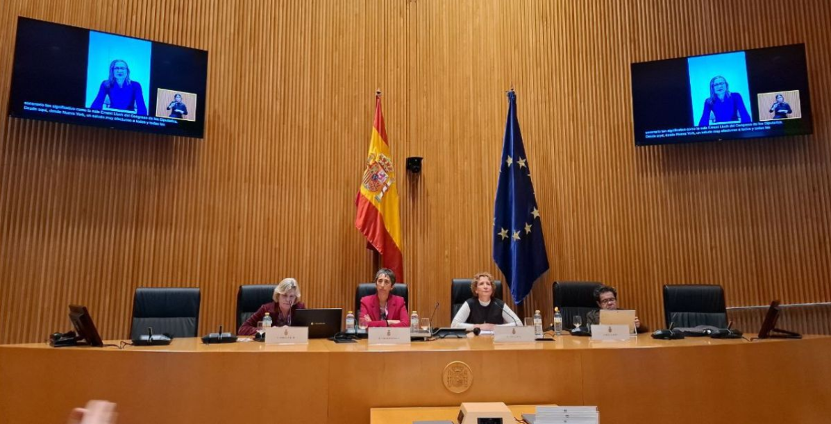 Imagen de la inauguraci&oacute;n de la Conferencia Anual de trata. Aparece Teresa Palah&iacute;, Aina Calvo y Concepci&oacute;n D&iacute;az