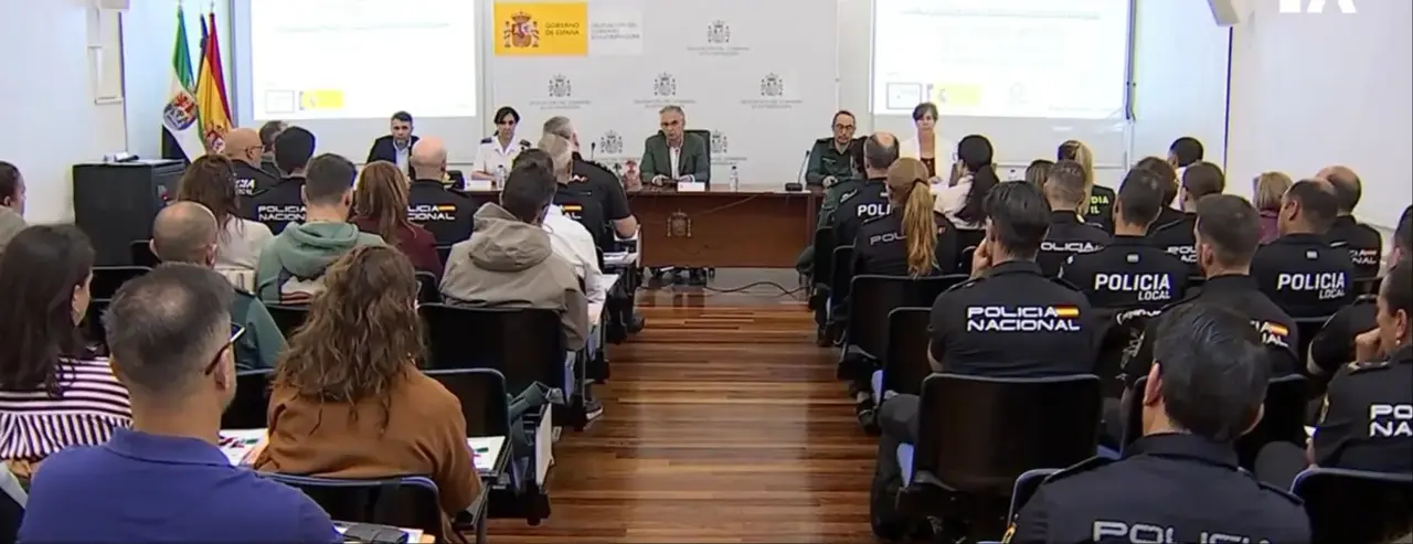 Imagen de la formaci&oacute;n impartida por los agentes de la Guardia Civil