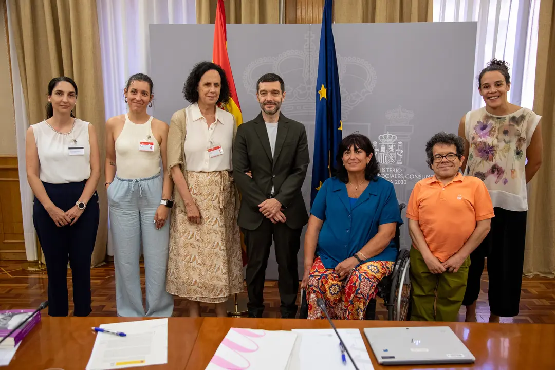 Reuni&oacute;n de CERMI Mujeres con el ministro Bustinduy - foto dsca. gob