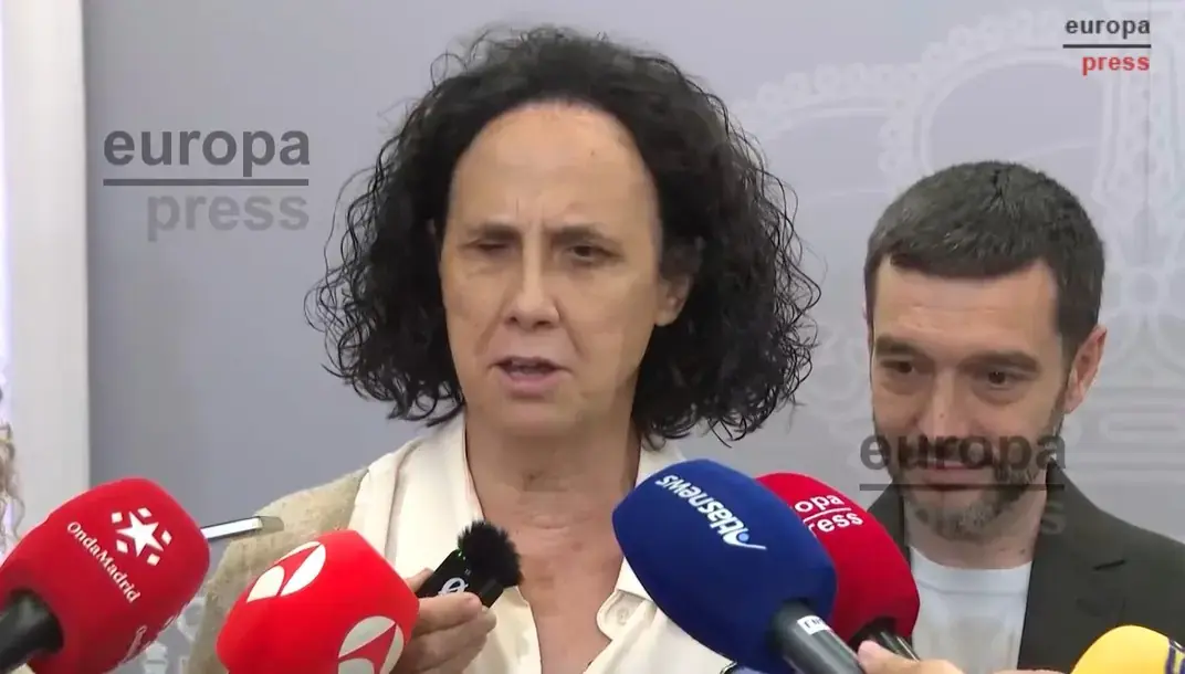 Imagen de Ana Pel&aacute;ez en la reuni&oacute;n con el ministro de Derechos sociales