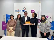 Fotografía de la entrega del sello Bequal a la Fundación CERMI Mujeres