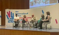 Imagen de la mesa. Teresa Lajar&iacute;n segunda desde la izquierda