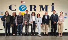 Fotograf&iacute;a de familia de CERMI con una delegaci&oacute;n francesa en la sede de CERMI