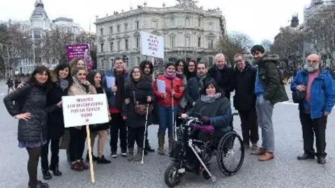 La Fundación CERMI Mujeres preparada para la manifestación del 8 de marzo