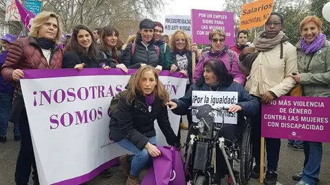 Mujeres con discapacidad en la manifestación del 8M
