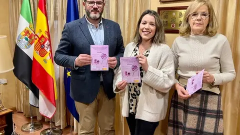 Las 290 farmacias de la provincia de Cáceres serán puntos de información para las mujeres y niñas con discapacidad, víctimas de violencia de género