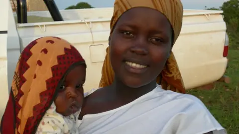 Una cuarta parte de las ugandesas de 15 a 49 años tienen su primera relación sexual a raíz de una violación