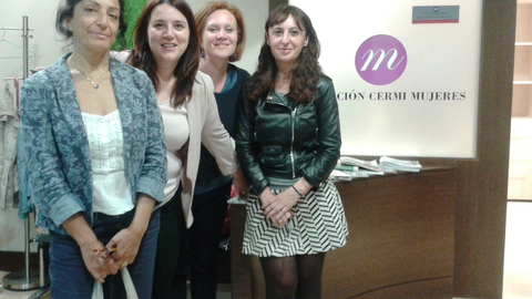 Pie de foto: Rosalba Taddeini, Ana Rita Ronzoni, Lina Vita Losacco e Isabel Caballero en la sede de la Fundación CERMI MUJERES.