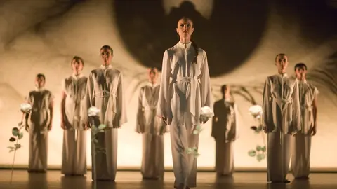 Momento de la coreografía de 'Samsara' (Jesús Vallinas)