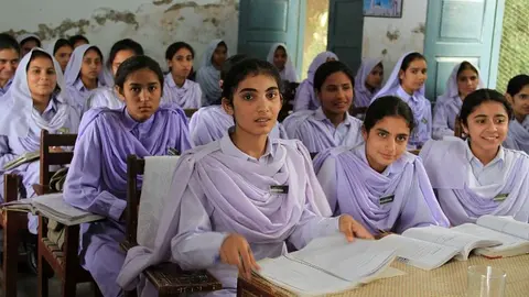 Niñas pakistaníes en la escuela