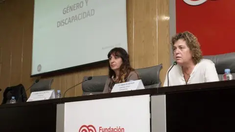 Momento de a jornada inaugurada por Teresa Palahí, secretaria general de Fundación ONCE y comisionada de CERMIS Autonómicos y que contó como formadora con Isabel Caballero