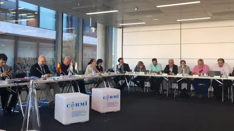 Comité ejecutivo del CERMI Estatal en la Ciudad del BBVA debatiendo la situación de las personas con discapacidad