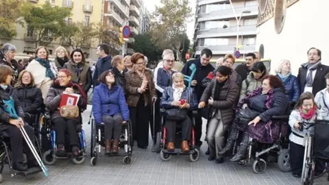 Grupo de mujeres con discapacidad de la asociación 'Dones no standars'