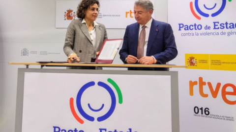 Firma del protocolo entre el Ministerio de Sanidad, Servicios Sociales e Igualdad y RTVE para promover la sensibilización y concienciación social en el marco del pacto de estado contra la violencia de