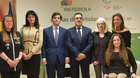 El Director general de Deportes del Consejo Superior de Deportes, Jaime González Castaño, el presidente del Comité Paralímpico Español, Miguel Carballeda, y la responsable de Relaciones Institucionale