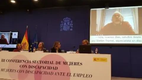 Stefan Tromel durante su vidioconferencia