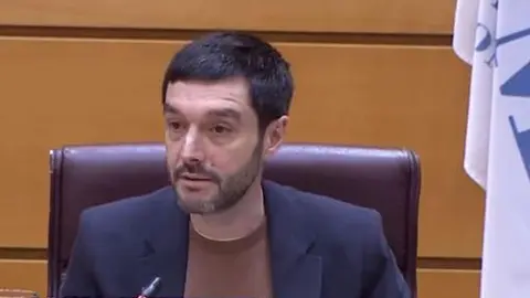 El ministro de Derechos Sociales, Consumo y Agenda 2030, Pablo Bustinduy, durante su intervención en el Senado.