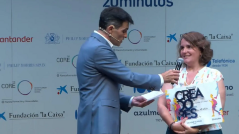 Lu Vives recibiendo el Premio Creadores 2024