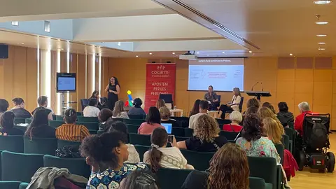 Imagen de la mesa redonda