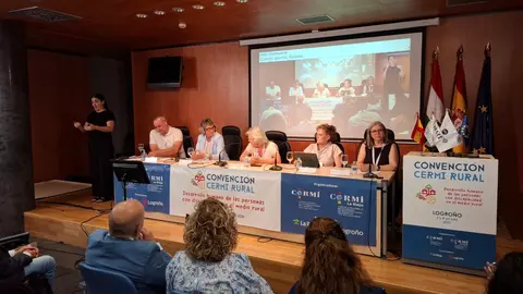 Imagen de la participación de mujeres en el encuentro