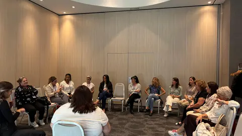 Taller Combatiendo mis miedos. Introduce el tema Dª Carola López Moya,