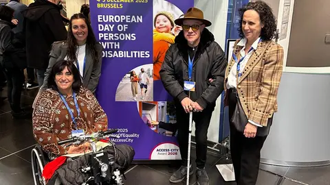 Imagen en la Comisión Europea. Desde izda. Mayte Gallego,  Paula González, Luis Vañó y Ana Peláez. CERMI y FCM en Bruselas 2025