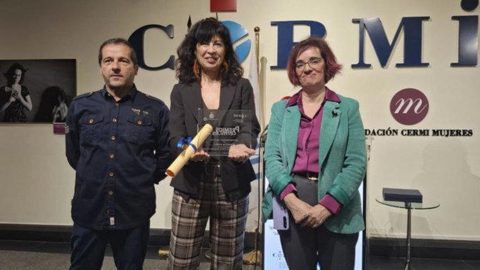 Imagen de la entrega del premio cermi.es. Aparecen (de izda a dcha): Jes&uacute;s Gonz&aacute;lez Amago, Ana Redondo y Pilar Villarino