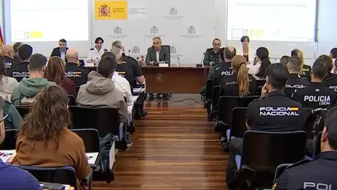 Imagen de la formaci&oacute;n impartida por los agentes de la Guardia Civil