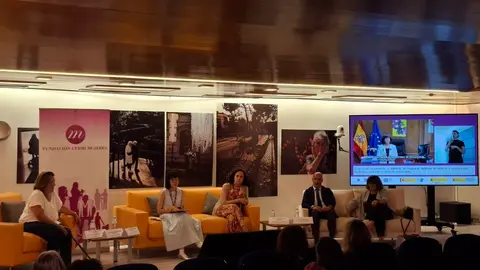 Imagen de la mesa de inauguraci&oacute;n