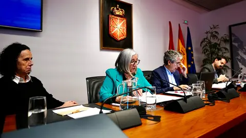 Imagen de Ana Pel&aacute;ez y Mariluz Sanz en el Parlamento de Navarra