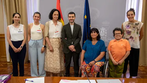 Reuni&oacute;n de CERMI Mujeres con el ministro Bustinduy - foto dsca. gob