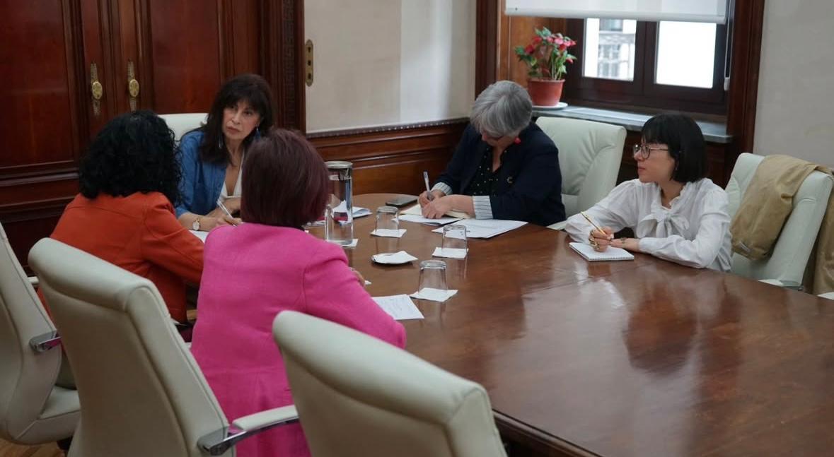 Fotografía de la reunión de FCM con la Ministra de Igualdad, Ana Redondo