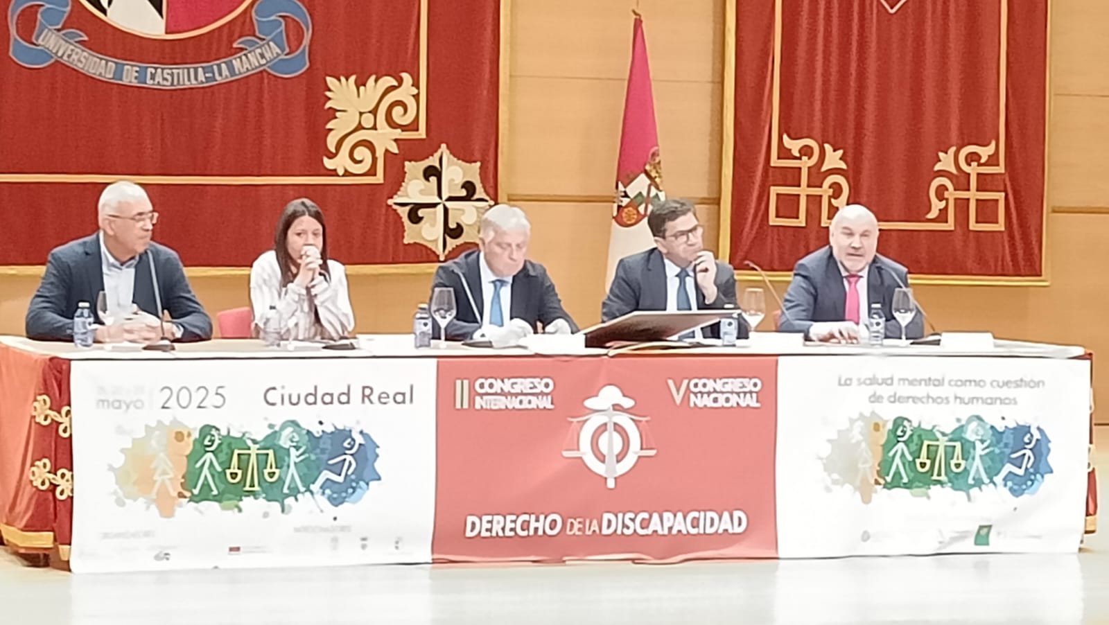 Imagen de la mesa del V Congreso Nacional y II Internacional de Derecho de la Discapacidad