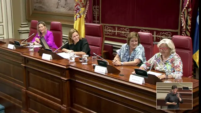 Imagen de la mesa de apertura del I Parlamento